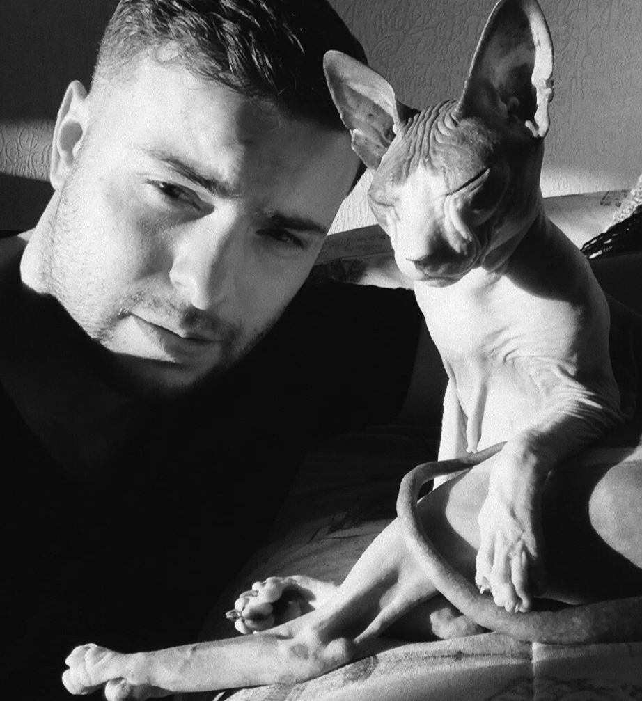 Олег Светлов