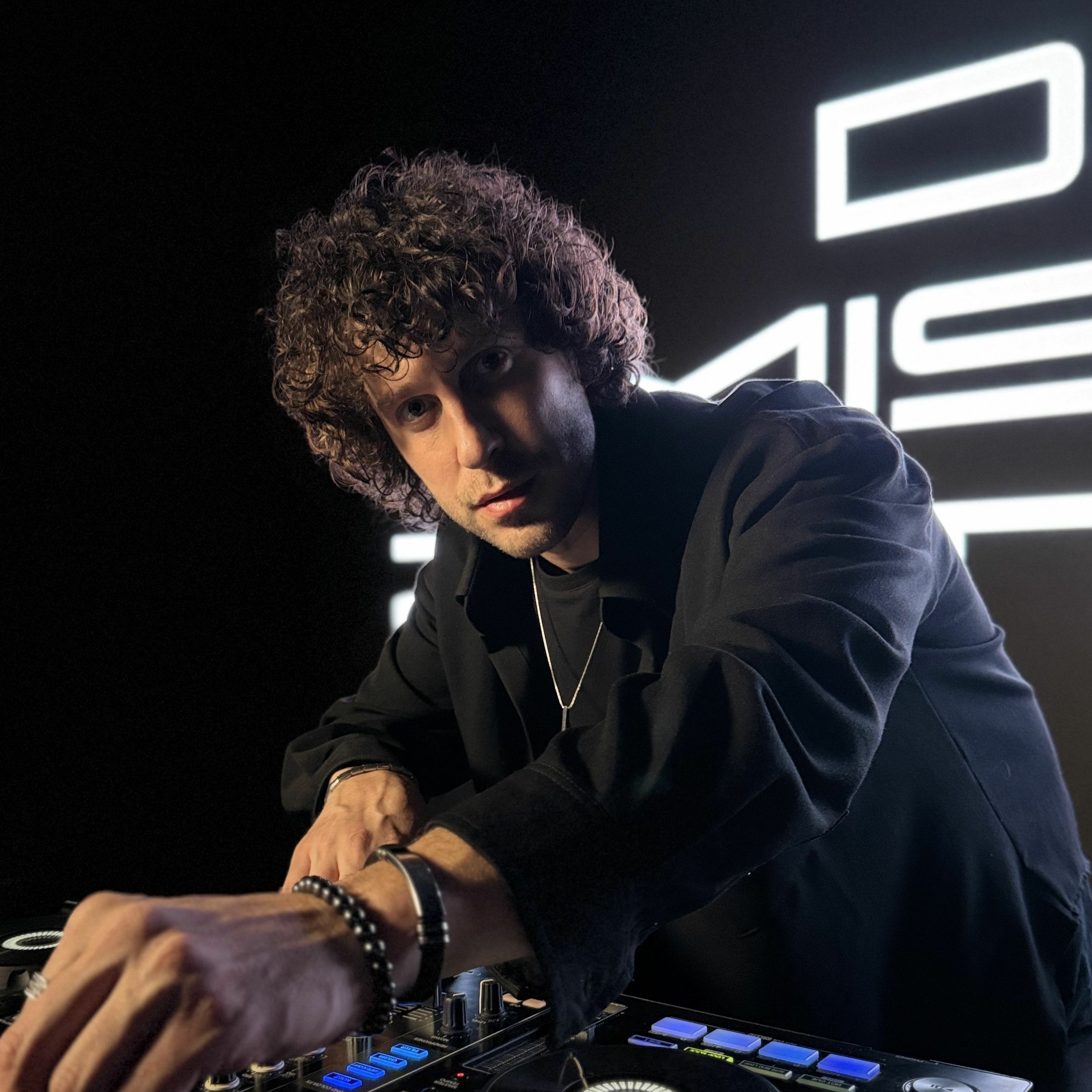 Диджей Миша Зайцев