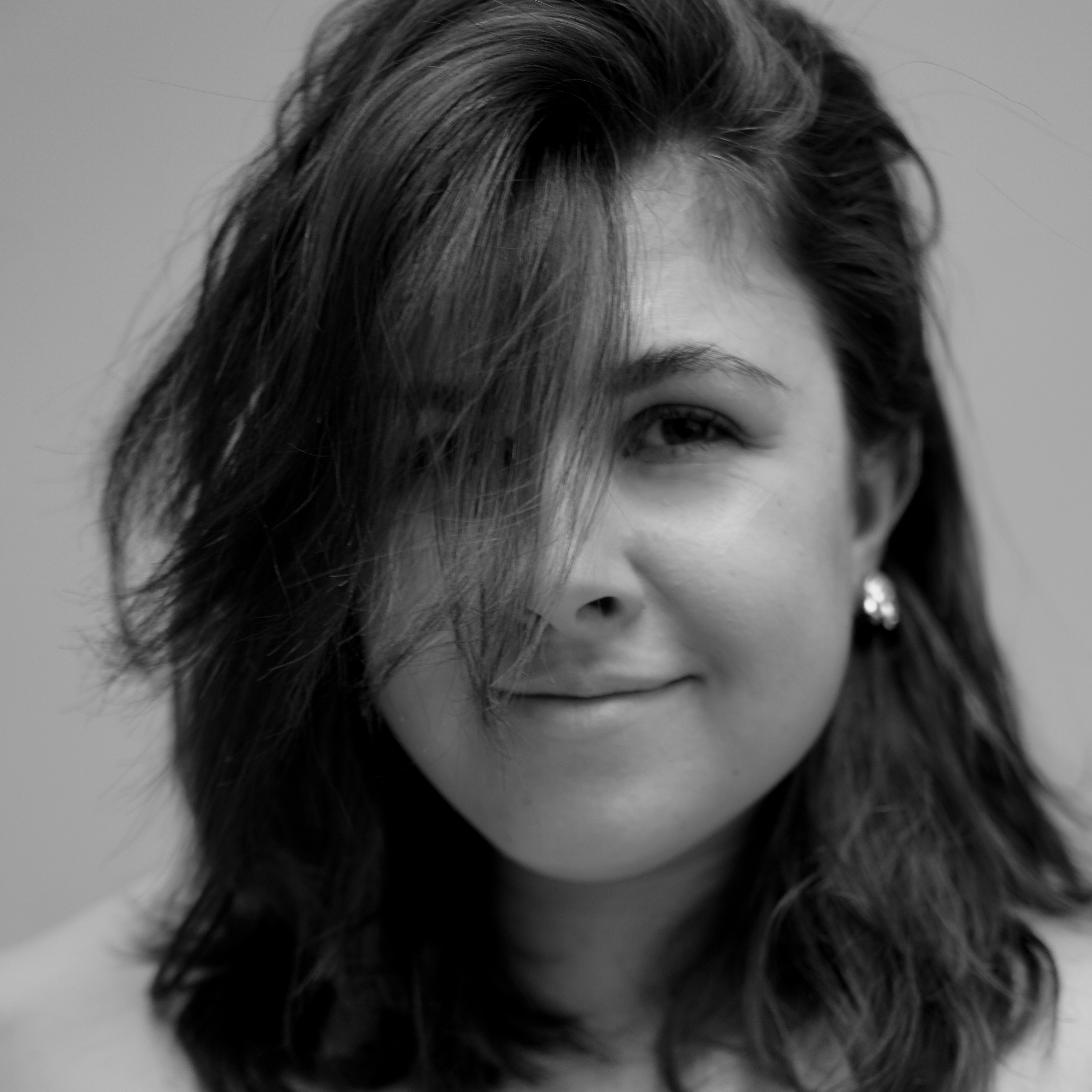 Юля Литвинова