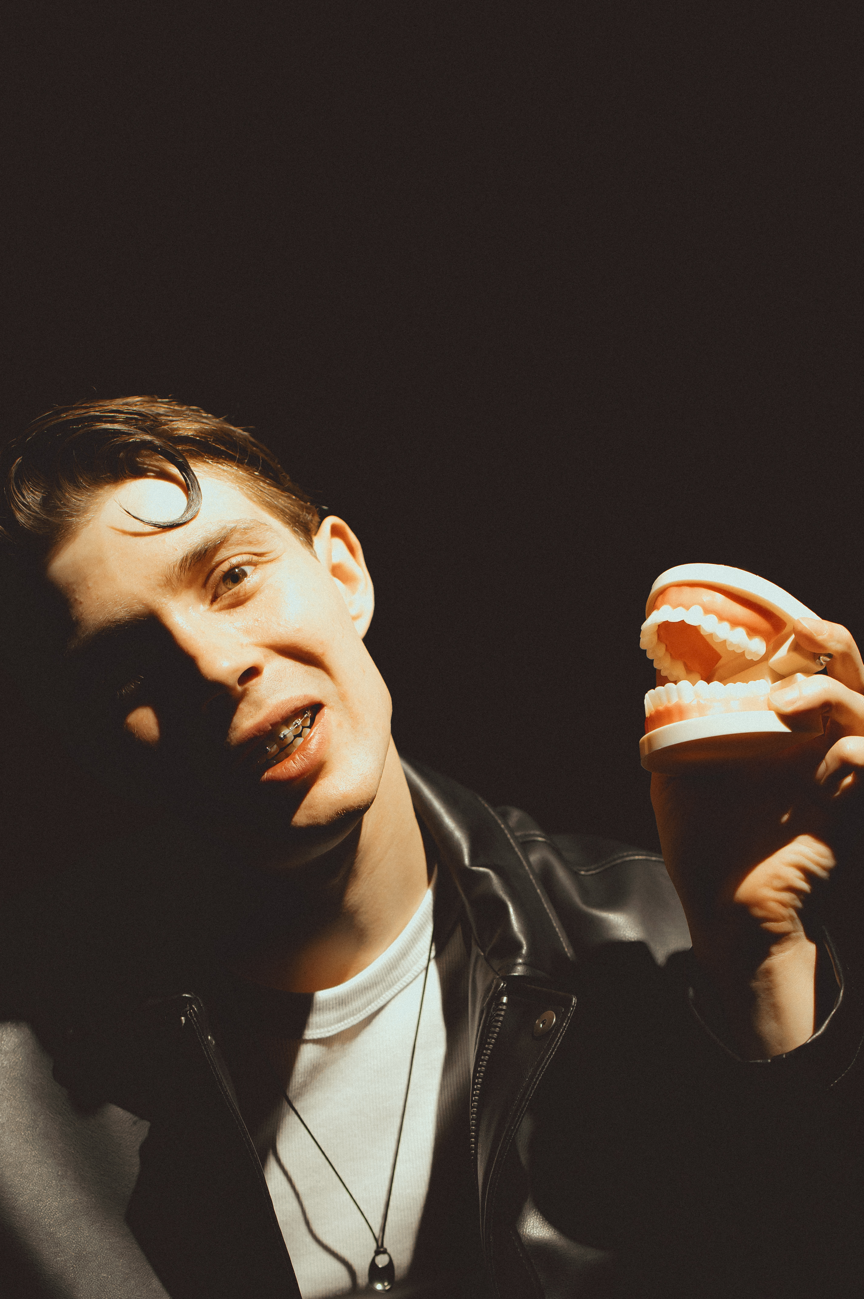 Слава Тихонов